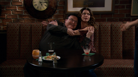 hotincleveland_S02E02_064.png